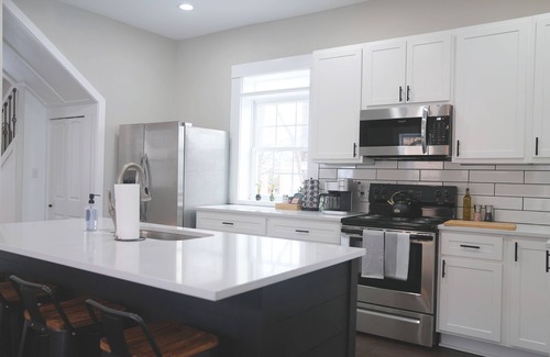 St. Louis House | Modern Family-Friendly Dogtown Stay in St. Louis. Safe, Zoo, Forest Park