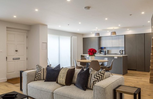 Avonmore and Brook Green House | Modern family home in Kensington