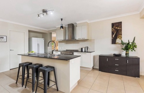 Carisbrook House | Modern family home with pool
