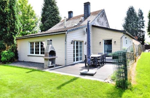 Samree House | Modern family home with wellness, cleaning included