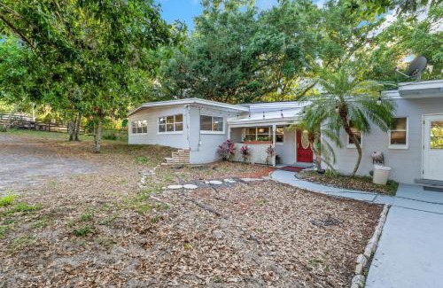 Fairvilla House | Modern Family Retreat Near Orlando Attractions