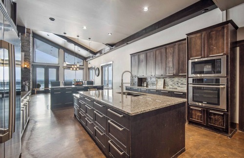 Division No. 11 Other | Modern Farm House | 11-Bed Home | Private 136 Acres | Pet Friendly