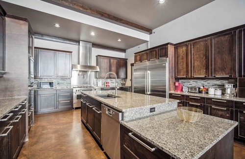 Division No. 11 Other | Modern Farm House | 11-Bed Home | Private 136 Acres | Pet Friendly