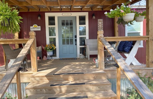 Bandera Cottage | Modern farmhouse cottage close to downtown Bandera