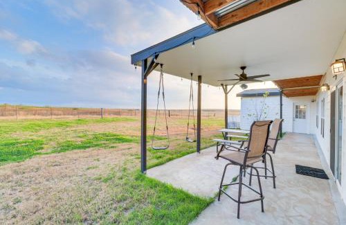 Del Valle House | Modern Farmhouse in Del Valle Rural Setting!