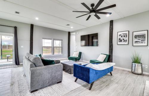 Del Valle House | Modern Farmhouse in Del Valle Rural Setting!