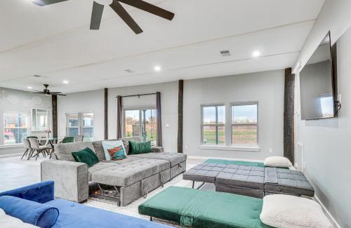 Del Valle House | Modern Farmhouse in Del Valle Rural Setting!