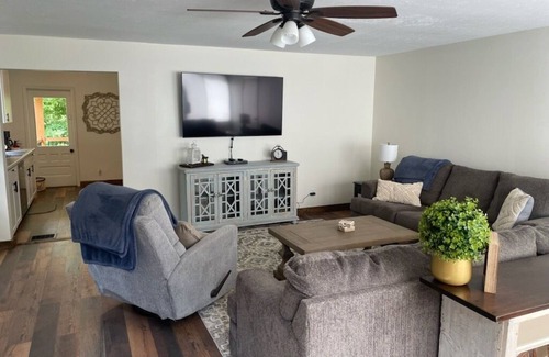 Athens Other | Modern Farmhouse situated close to Athens and State Parks!