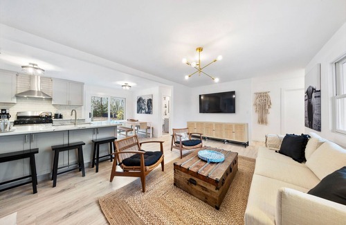 Mattituck Other | Modern farmhouse w/heated pool, beach, horses and winery in heart of North Fork