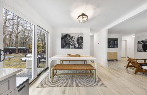 Mattituck Other | Modern farmhouse w/heated pool, beach, horses and winery in heart of North Fork
