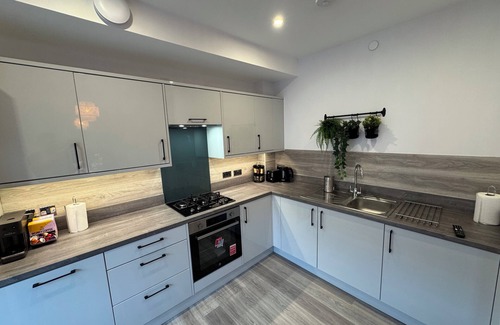 Glasgow Apartment | Modern Flat in Glasgow City | Free Parking & WiFi