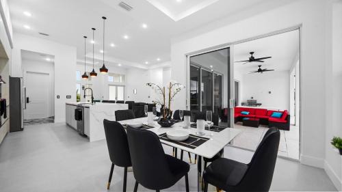 Pine Valley Villa | Modern Florida Escape