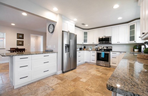 Gainesville House | Modern, Fully Upgraded Home with BBQ and Firepit!