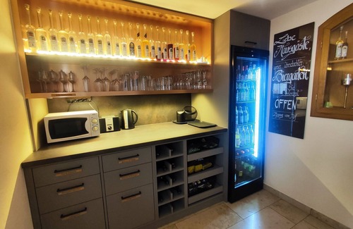 Grossweingarten Apartment | Modern furnished attic apartment