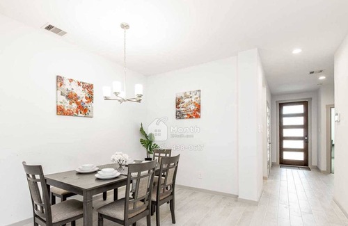 Katy House | Modern Gallery on Pikes Peak
