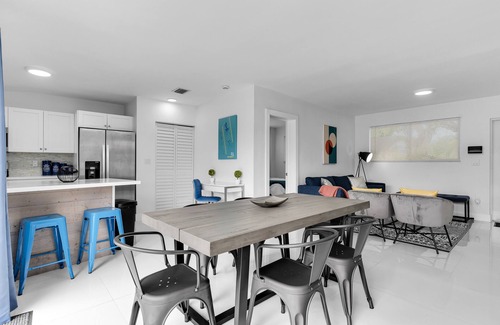 Driftwood House | Modern Getaway 4BRs House with Pool and Game Room