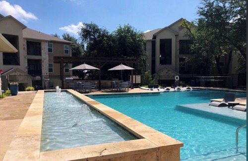 San Antonio Condo | Modern Getaway Condo