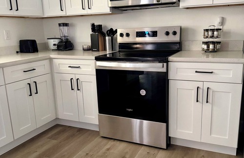St. Petersburg - Clearwater House | Modern Getaway w/Roku TVs in Every Room Near Beach + Downtown