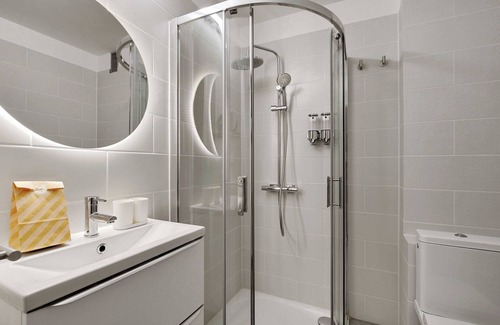 Meudon-la-Foret Apartment | Modern "green Suites" Residence - Meudon/velizy
