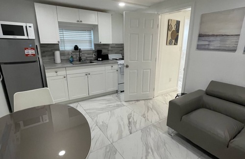 Riverside Park Apartment | Modern ground floor apartment