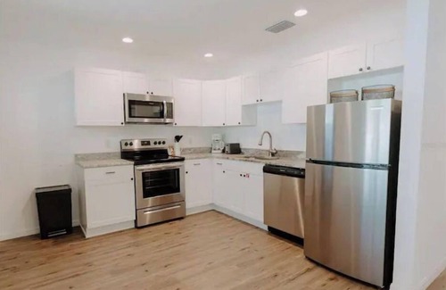 Bradenton Apartment | Modern Ground Floor Rental Unit near Anna Maria Island