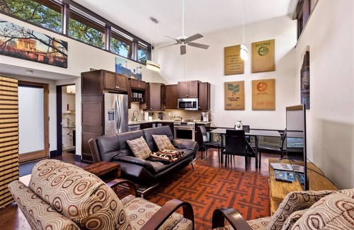Clarksville House | Modern Guest House - EV charger. Great Location