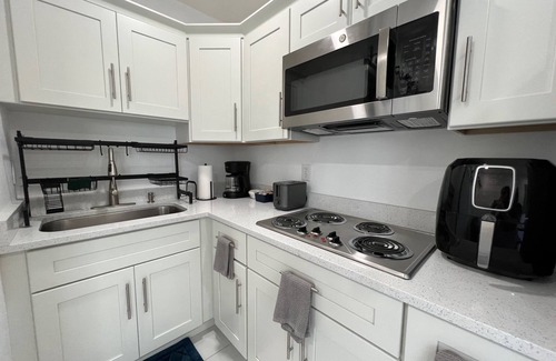 Winter Springs Apartment | Modern Guest Studio 15 mins from SFB Airport