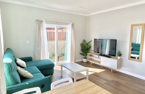 Stanton House | Modern Guesthouse 15 minutes to Disney with queen bed and bunk beds for family