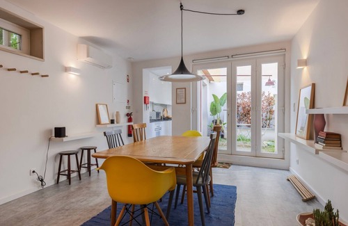 Santos House | Modern & Hidden Apartment by LovelyStay