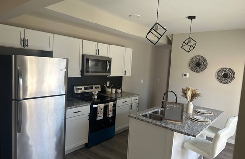 Near East Columbus House | Modern Hidden Gem! Minutes from Downtown Columbus