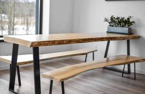 Moscow House | Modern Hideaway Chefs Kitchen & Sauna 15min to Ski