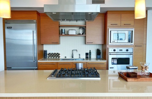 Santa Ana Apartment | Modern High Rise - 2BR 2BA, Pool, Gym, and Amazing Sunset Views!