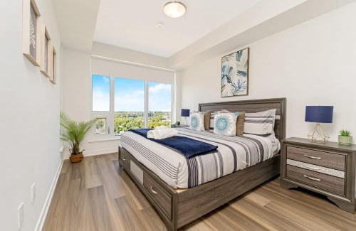 Kitchener House | Modern High Rise King bed Condo with Private Balcony