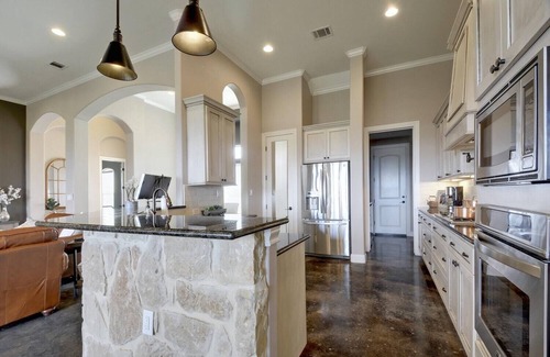 West Cave Estates House | Modern Hill Country Retreat