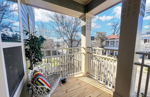 San Antonio House | Modern Historic Downtown Apartment
