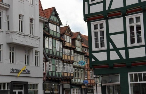 Celle Apartment | MODERN HOLIDAY APARTMENT NEAR THE TRAIN STATION AND CENTER