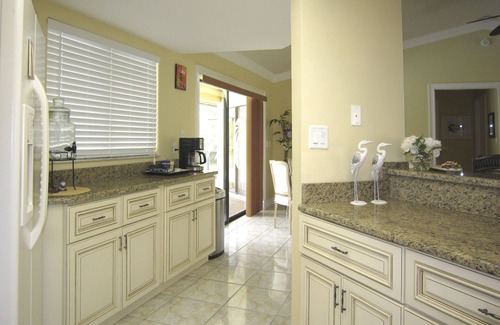 Joel House | Modern holiday home in a quiet location with lots of privacy.