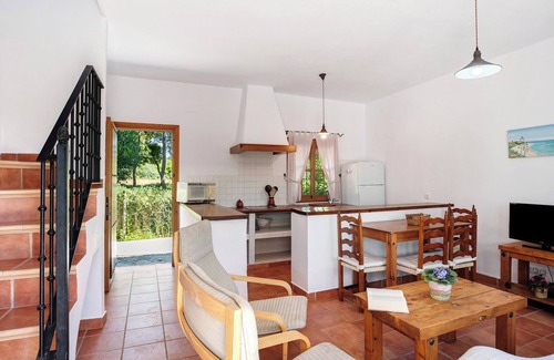 Zahora House | Modern Holiday Home "La Quinta de Maria Luisa 1" in Idyllic Location