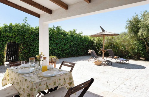 Zahora House | Modern Holiday Home "La Quinta de Maria Luisa 1" in Idyllic Location