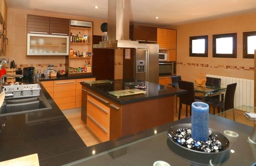 Es Palmer Villa | Modern Holiday Home "Son Vigili" with Wi-Fi, Garden, Terrace & Pool