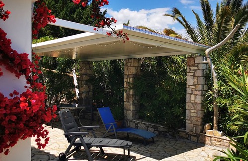 Aipeia House | Modern holiday home, very quiet, surrounded by olive groves on a hill