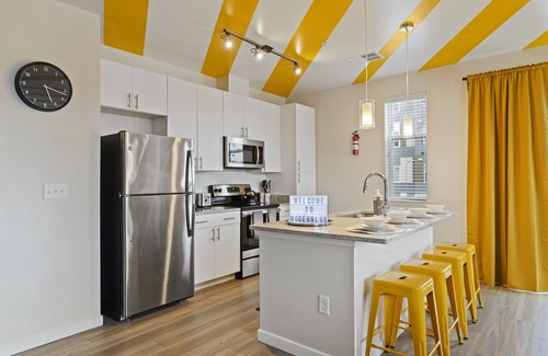 Downtown Baltimore Apartment | Modern Home 2BR 2BA Free Off-Street Parking & Wifi