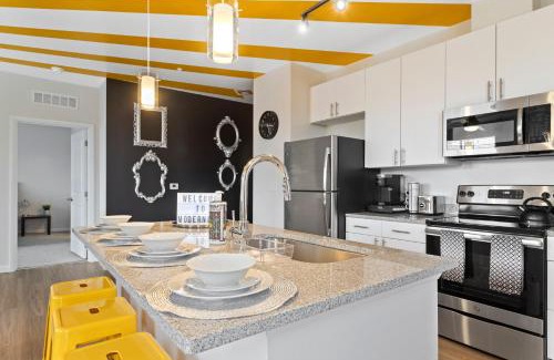 Downtown Baltimore Apartment | Modern Home 2BR 2BA Free Off-Street Parking & Wifi