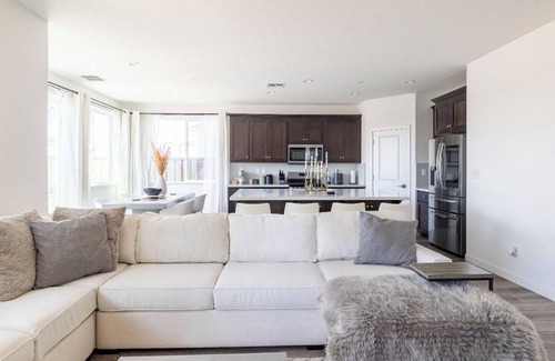 North Natomas House | Modern Home Between Downtown & Airport