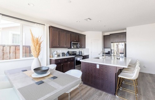 North Natomas House | Modern Home Between Downtown & Airport