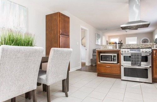 Libertyville House | Modern Home Centrally Located