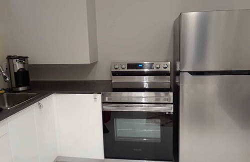 Willowdale House | Modern home central location