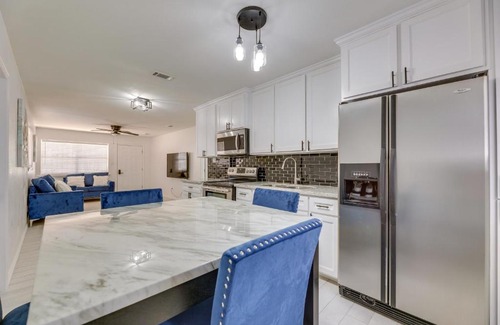 Edinburg House | Modern Home in Edinburg Half-Mi Walk to UTRGV!