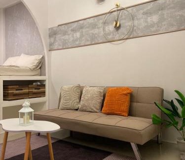 Balibago House | Modern Home in Pampanga with Parking - near SM Clark & Clark International Airport