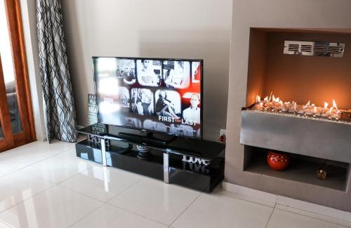Moreleta Park House | Modern Home in Pretoria near Menlyn Mall